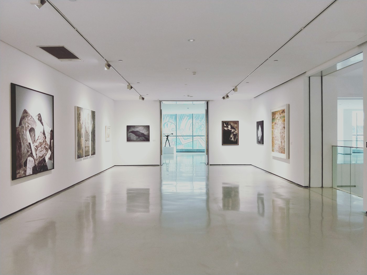 Curated gallery of fine artworks